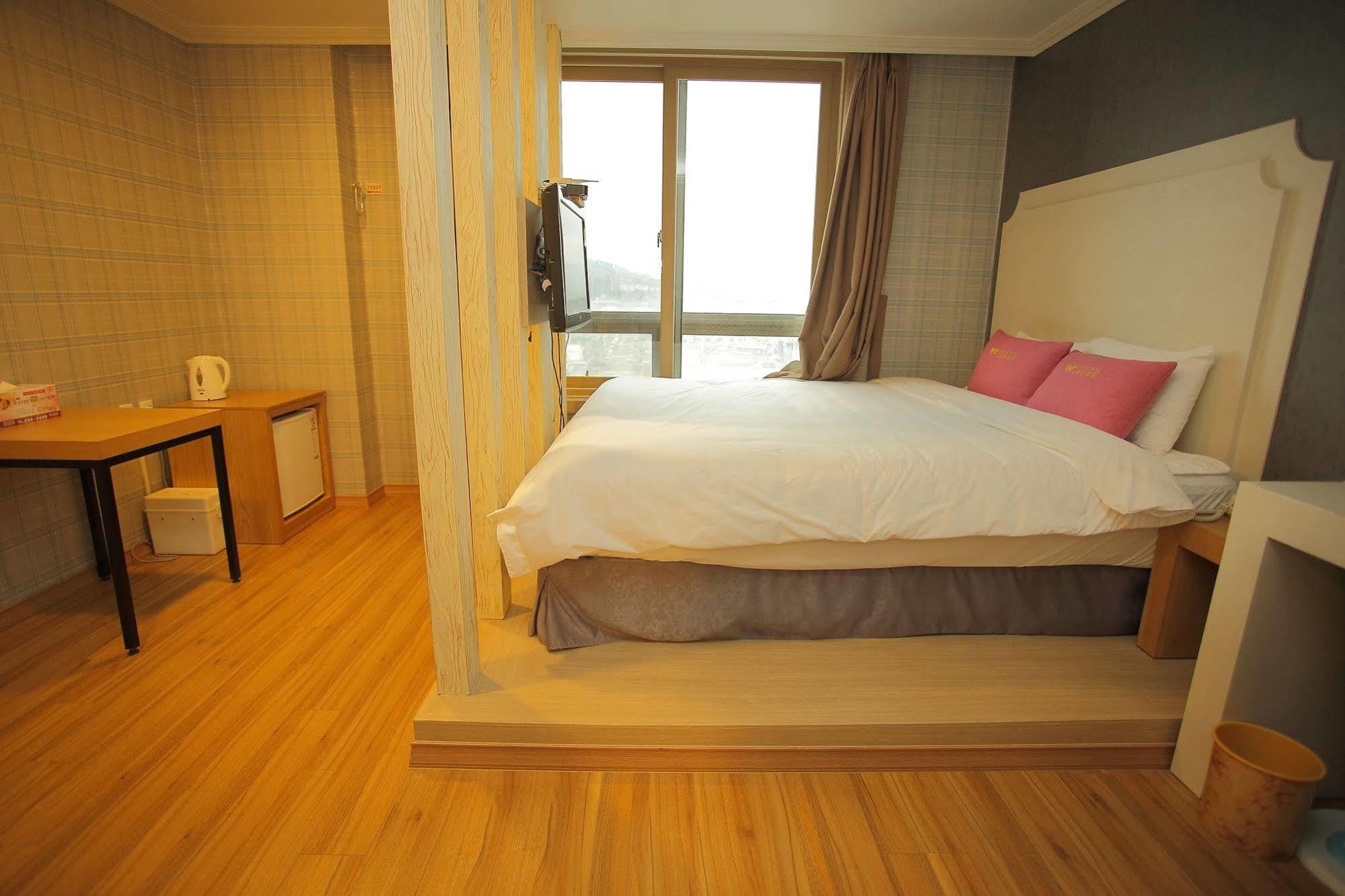 צ'אנגוון Central Hotel מראה חיצוני תמונה