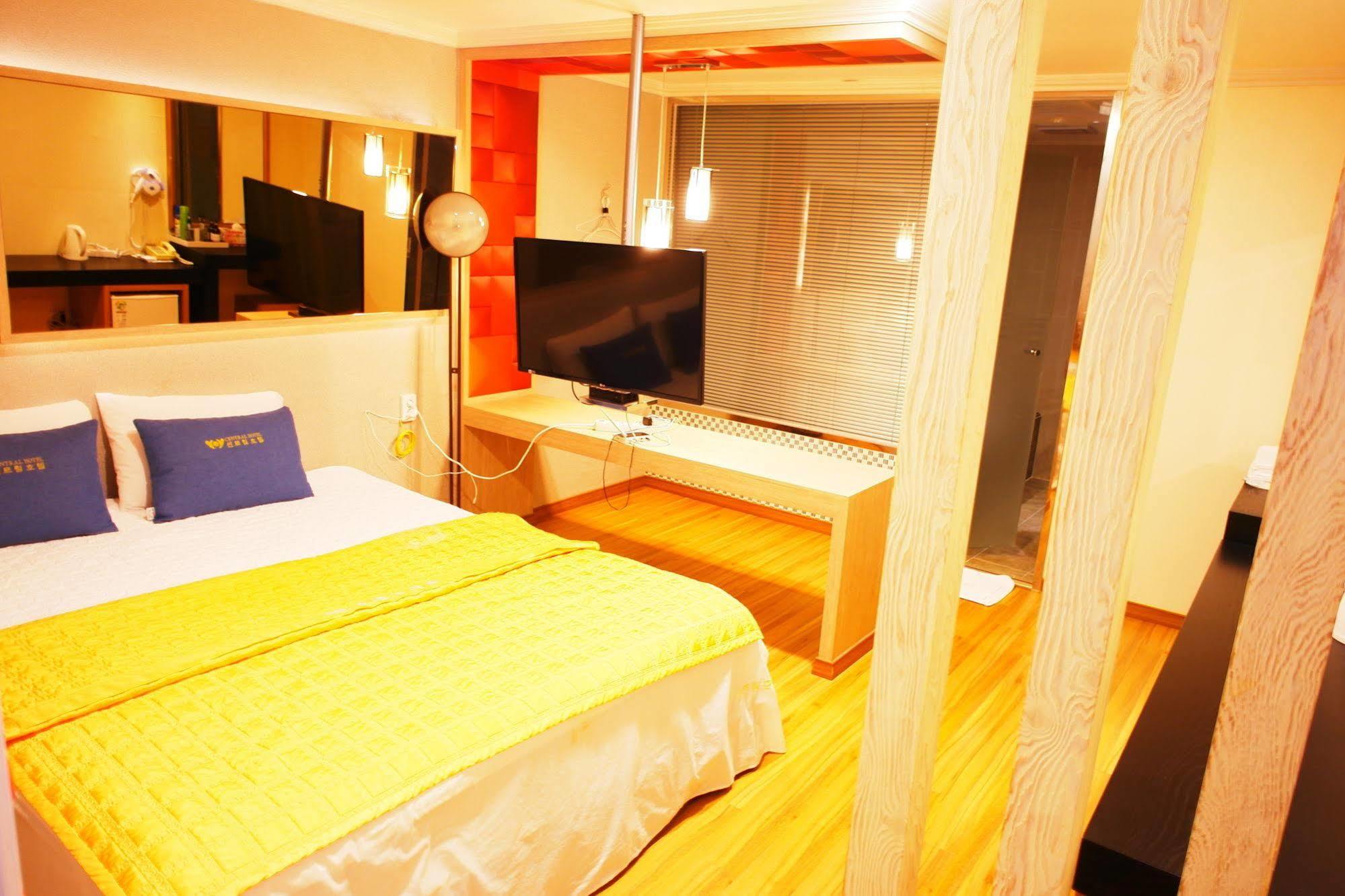 צ'אנגוון Central Hotel מראה חיצוני תמונה