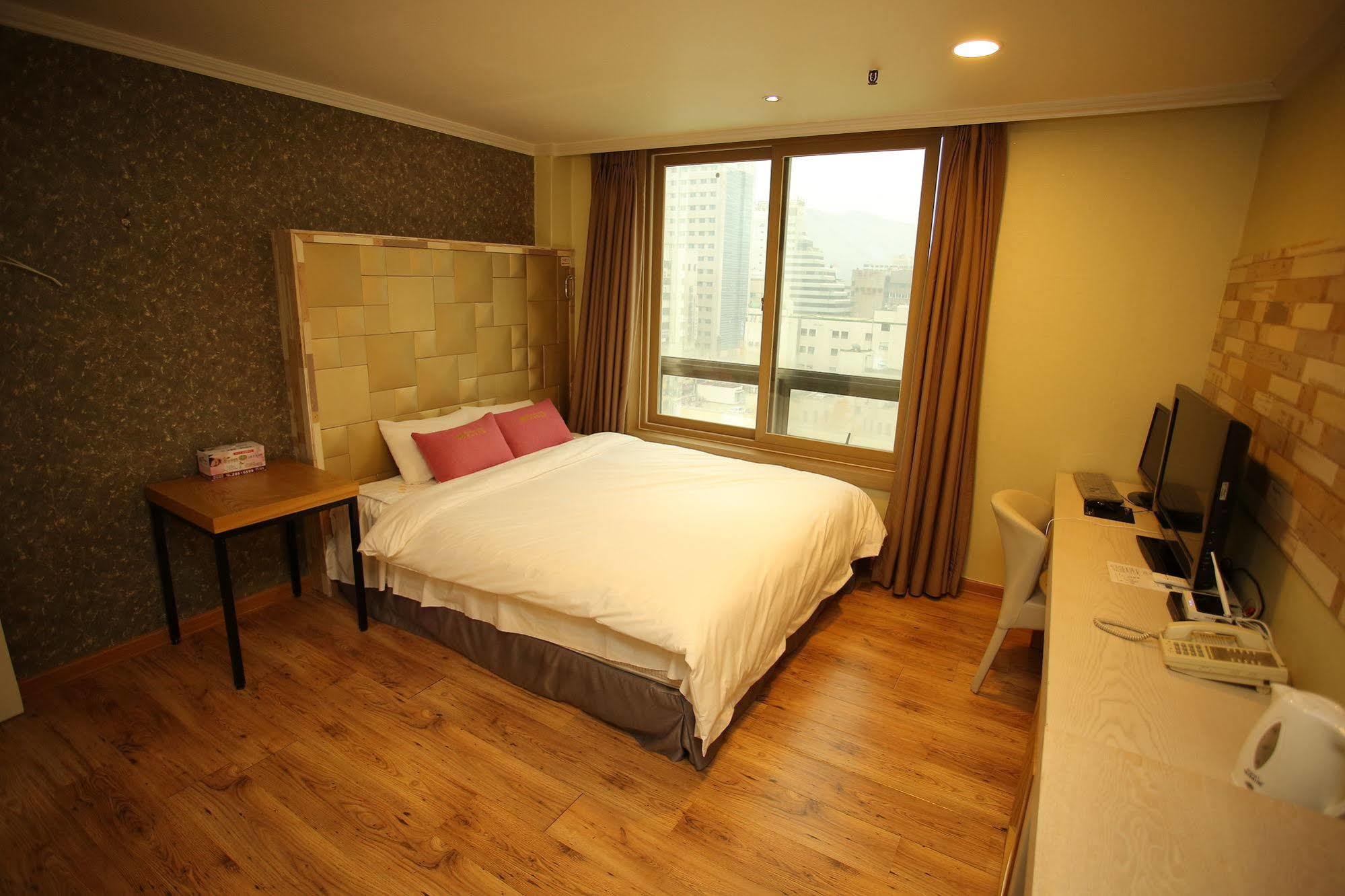 צ'אנגוון Central Hotel מראה חיצוני תמונה
